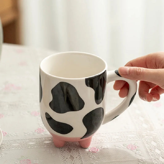 1pc, 500ml/17oz copo de cerâmica bonito dos desenhos animados, padrão criativo de vaca e copo de caneca de água com pés, copo de café verão inverno drinkware, presente